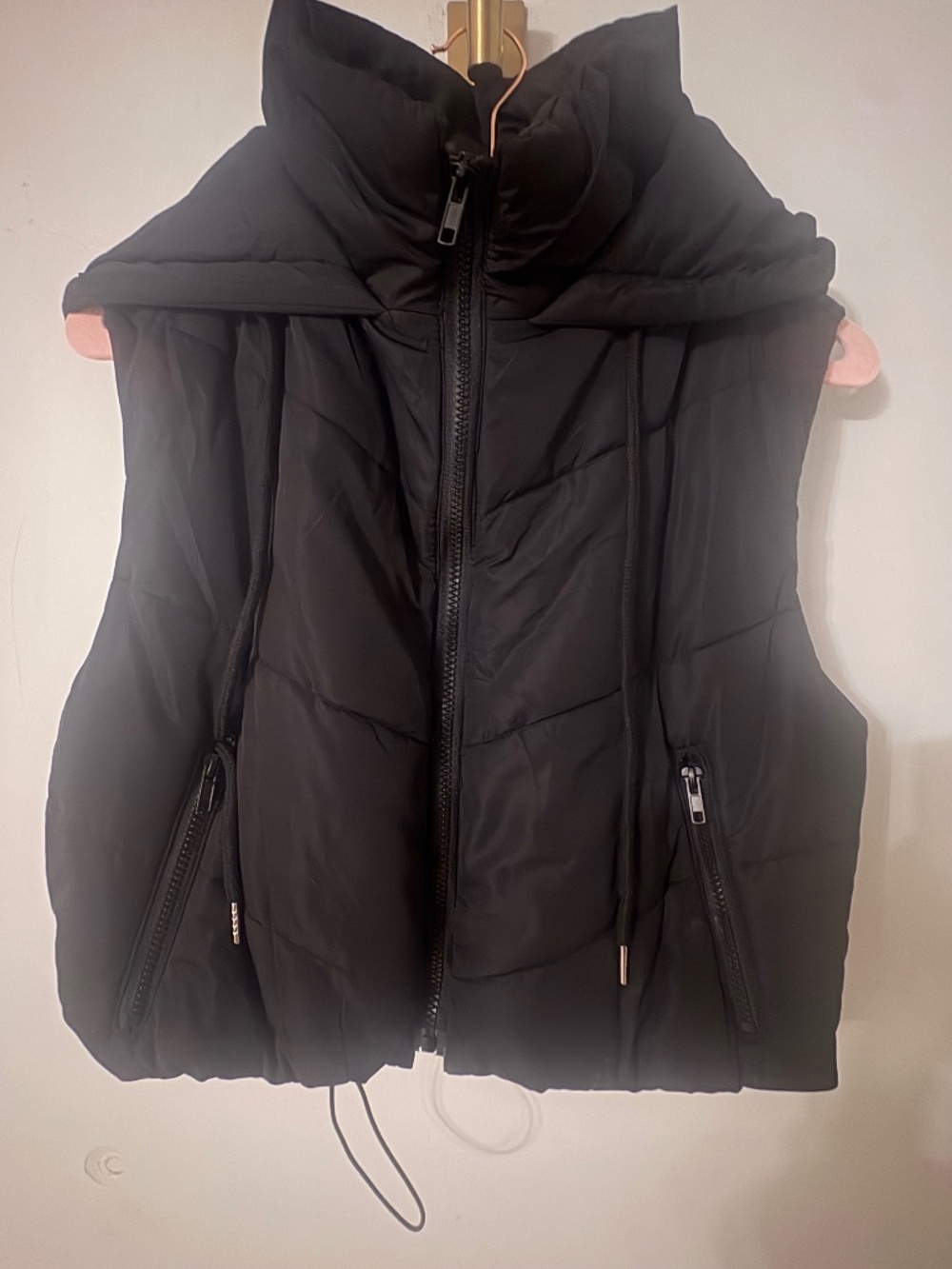 Trendy Black Hooded Puffer Vest Cropped Streetwear Chic est small